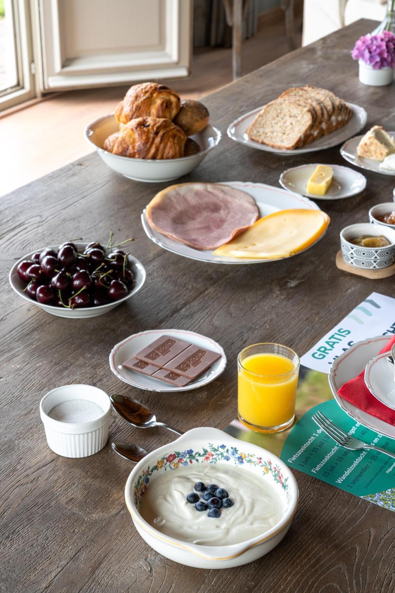 B&B De Hemelse Polder ซินต์-เลาไรนส์ ภายนอก รูปภาพ